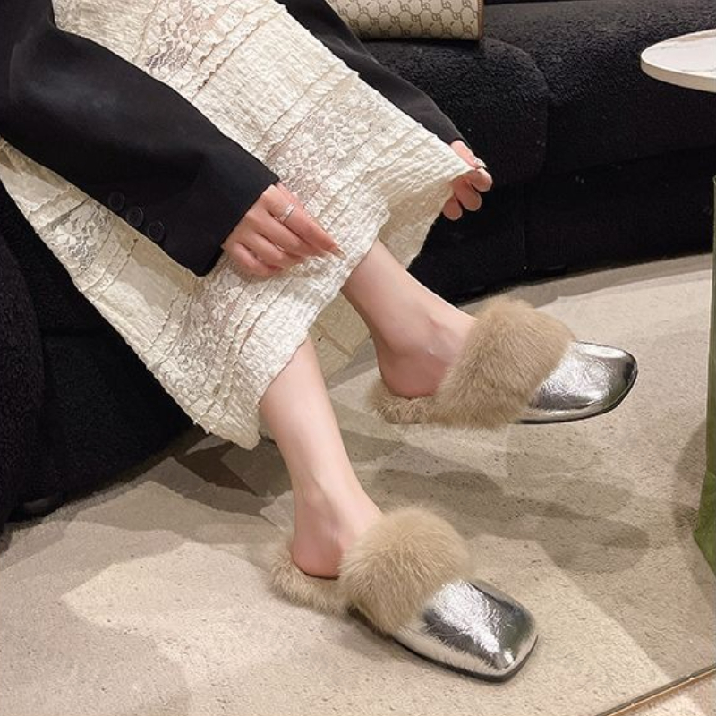 Women'S Accessories Trends 2025 - Damskie Klapki Płaskie 2025 Jesień Zima